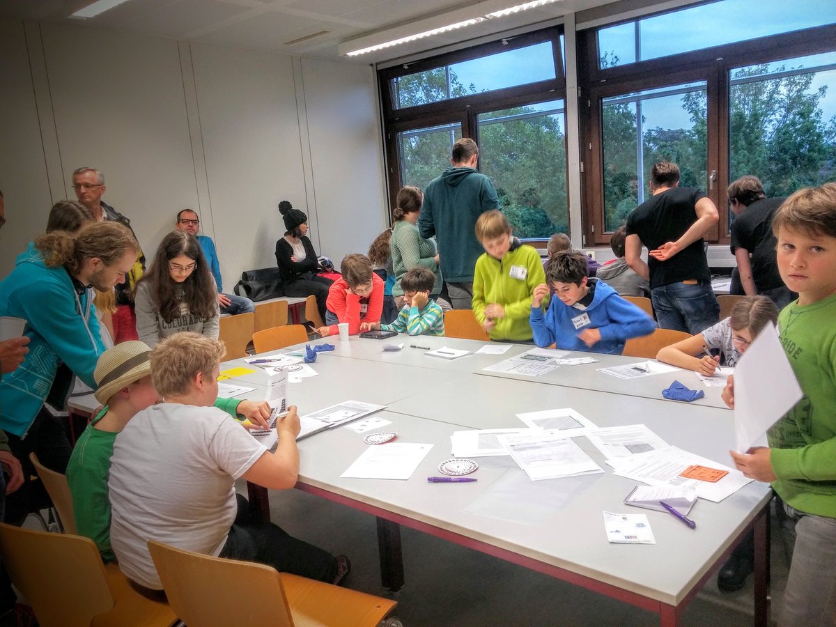 CoderDojoKa's tweet image. Unsere #Krypto-Station @CodeWeekGermany Verschiedene Verschlüsselungsverfahren konnten ausprobiert werden ganz ohne PC @CoderDojo #unplugged