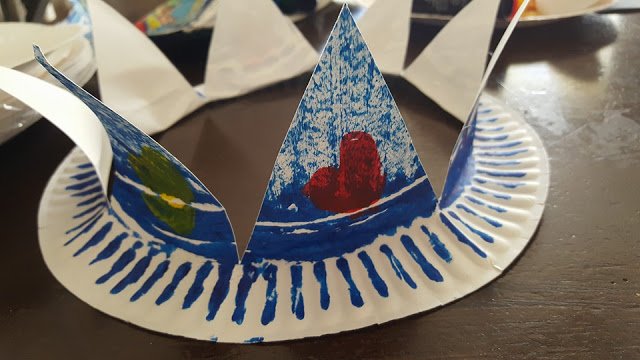 Sweetsillysara's tweet photo. My princess needed a crown STAT! So we made one!
#KidsCrafts #Crafty #PrincessCrafts #Papercrafting
https://t.co/jg9RztU8rh https://t.co/USbr3PeML3