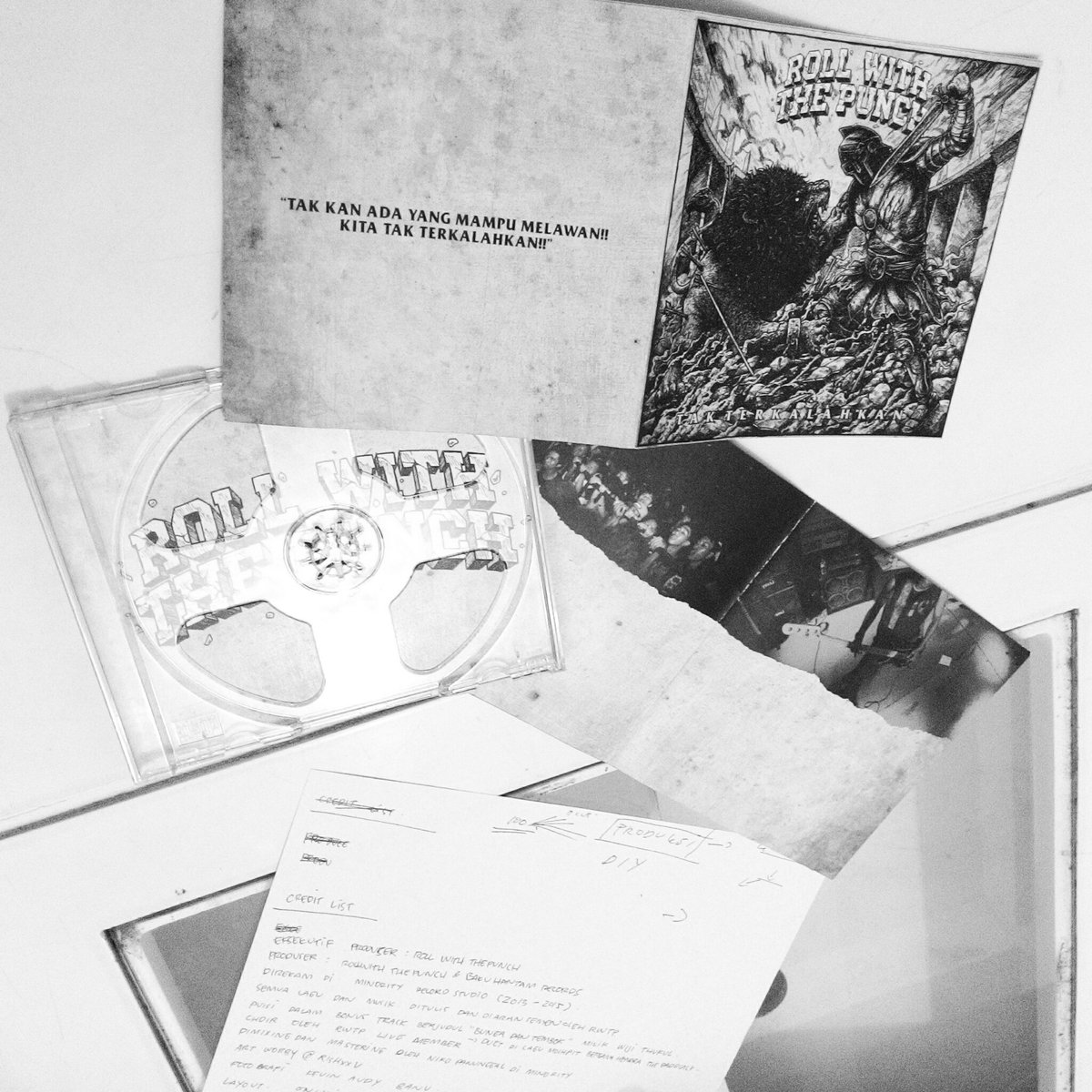 Sedikit menyibukkan diri mempersiapkan produksi album pertama kita. Coming soon!!! #xRWTPx #TakTerkalahkan