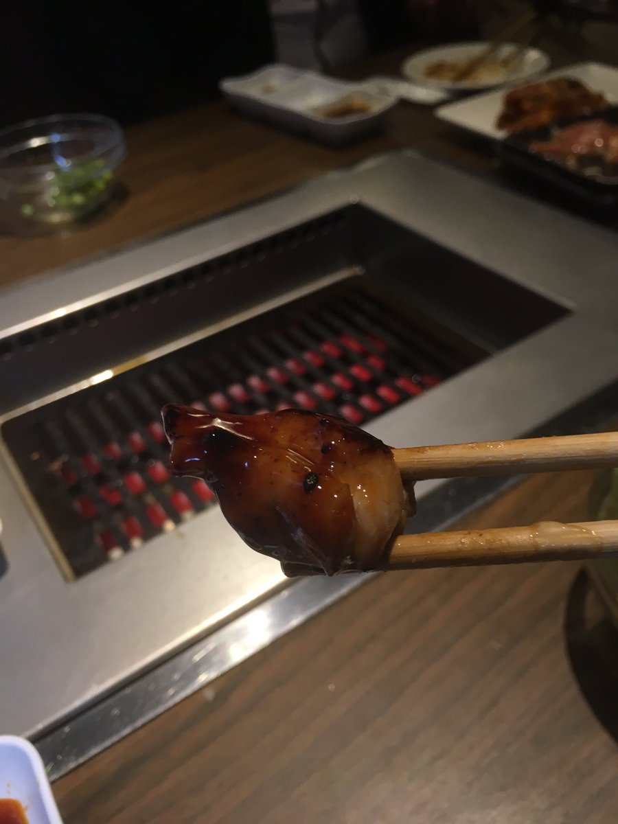 jamesroberts711's tweet photo. #holdingThePhone #NO #takingaphoto #NO whilst #Usingchopsticks #NO #damright I can #pork from @DanishCrownUK in sauce #happychef #KoreanBBQ https://t.co/AkDdYRJx23