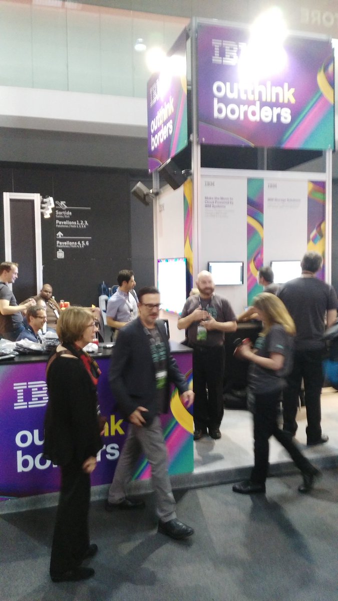 AlMurphy79's tweet image. Last talk of the day at #p501 crowd getting tired #vmworld2016