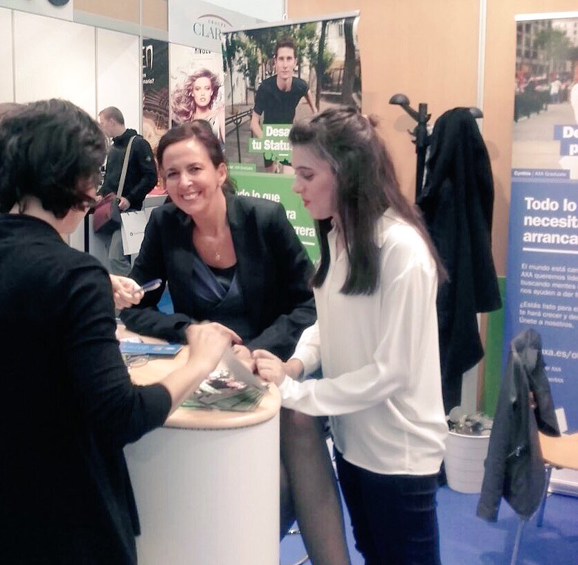 AXASegurosEs's tweet photo. Estamos en el #ForoComillas informándote sobre nuestra oferta laboral y la #VidaenAXA, ¡te esperamos! https://t.co/QM2JKdRNQc