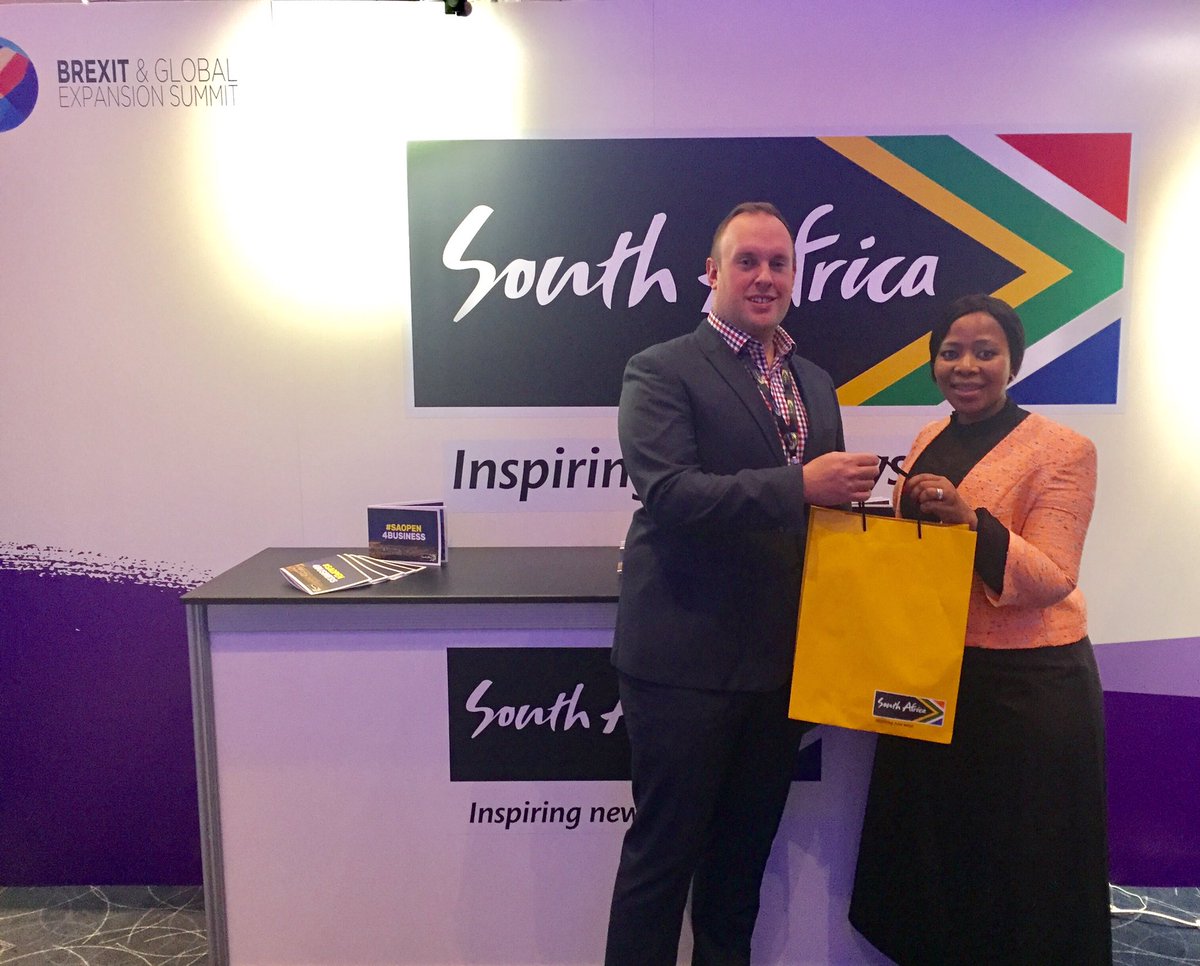 pumelasalela's tweet photo. @L_Pickard receiving his honorary @Brand_SA goodie bag for being a #SouthAfrican delegate @gxpsummit representing @CCMerchBPO #bpo2sa https://t.co/Mw5Y1z98wW