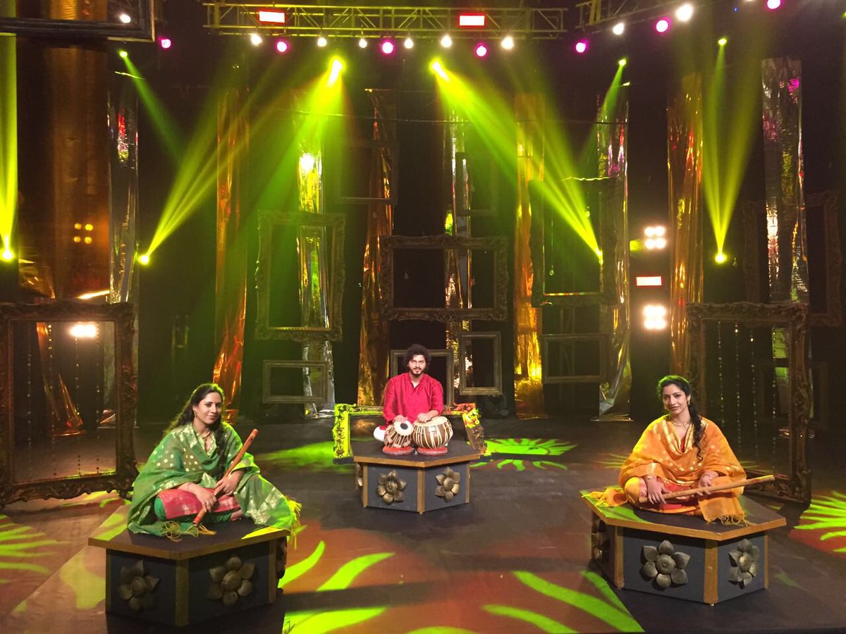 @Debopriya10 <a href="/Suchismitaflute/">Suchismita Chatterji</a> shooting for there upcoming album to be released by <a href="/saregamaglobal/">Saregama</a>