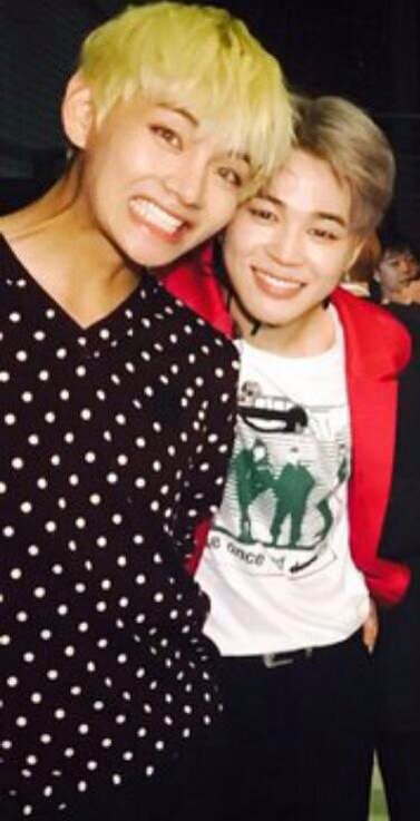 bestpromogems's tweet photo. What a blessed day!! It's #피땀눈물1stWin AND JIMIN IS EXTRA CLINGY TO TAEHYUNG, MY HEART IS REJOICING!!! https://t.co/gnHOi6LR13