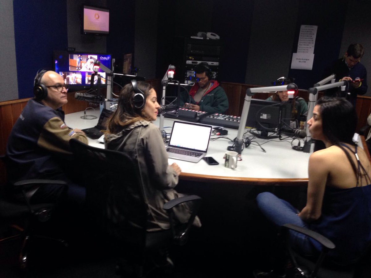 Estamos al aire en <a href="/denuevoen/">DeNuevoEnLaMañana</a> por <a href="/CircuitoOnda/">Onda LaSuperestación</a> #Caracas Dial: 107.9 FM #Maracaibo Dial: 107.3