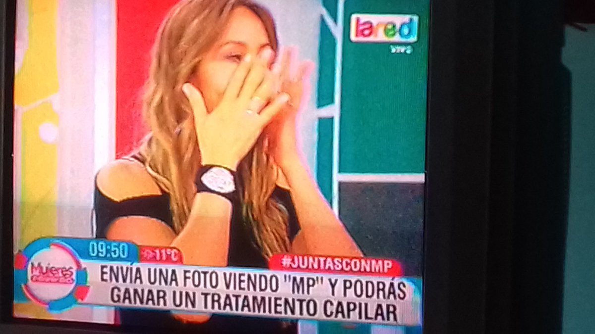 clau_ino's tweet photo. @mujereslared viendo el programa #juntasconmp NECESITO el tratamiento capilar! @LaRedTV https://t.co/wSdKPokabO