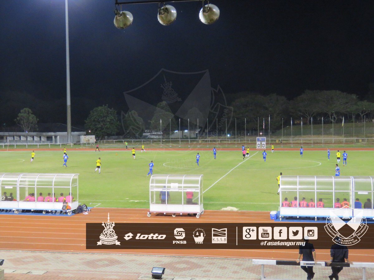 selangorfc's tweet photo. GALERI: Sekitar sepak mula aksi pembuka tirai Liga FAS 2016/17, Piala Sumbangsih @the_pknsfc 🆚 NPNG-Emkay di Stadium UKM https://t.co/Mh3ouTFkjR