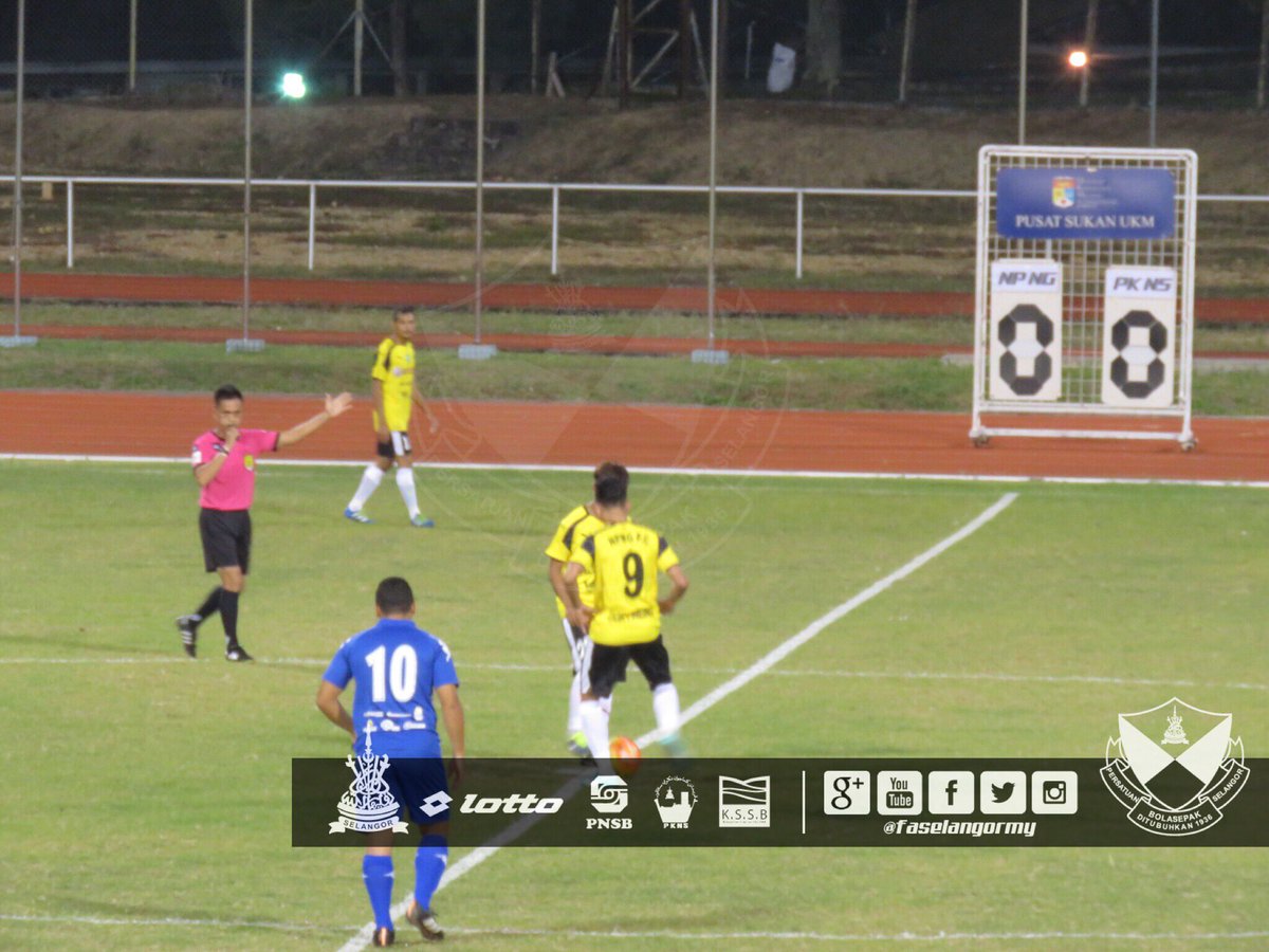 selangorfc's tweet photo. GALERI: Sekitar sepak mula aksi pembuka tirai Liga FAS 2016/17, Piala Sumbangsih @the_pknsfc 🆚 NPNG-Emkay di Stadium UKM https://t.co/Mh3ouTFkjR