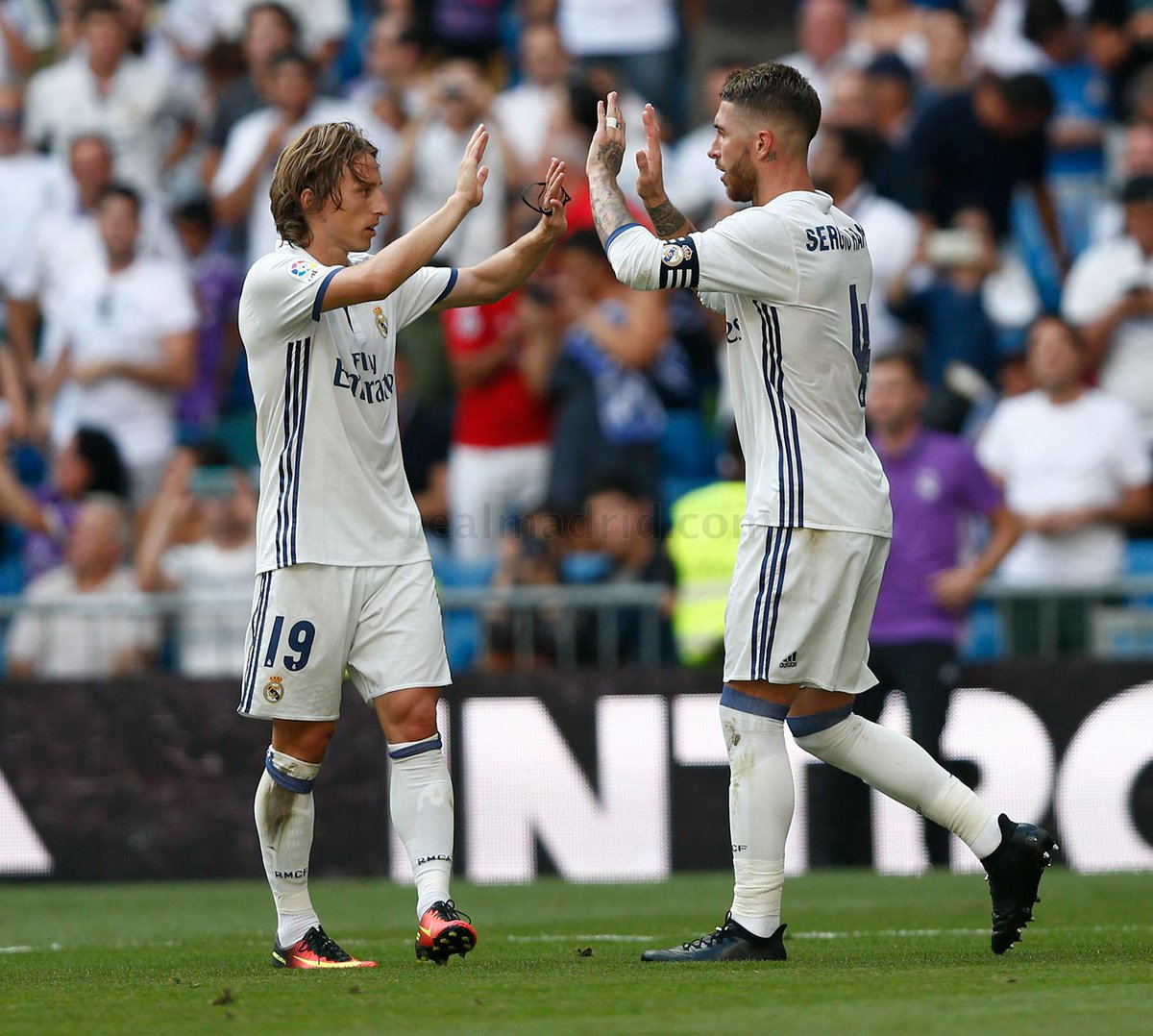 SergioRamos's tweet photo. Lukita, muy feliz de que sigamos juntos y de blanco hasta 2020. ¡Grande, bro!
Together until 2020.Very happy, bro!
@lm19official #Modric2020 https://t.co/HNXTrF9Fkk