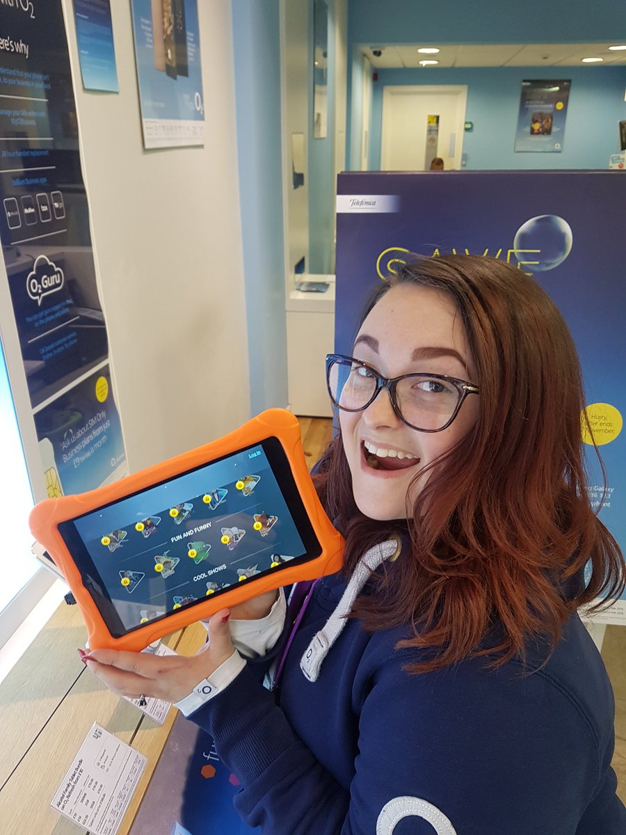 Tdrotherham's tweet image. Jess is ready to promote azoomee and have #O2SmallTalks @daleclark22 @lindasfjones @TalkDirectLeeds