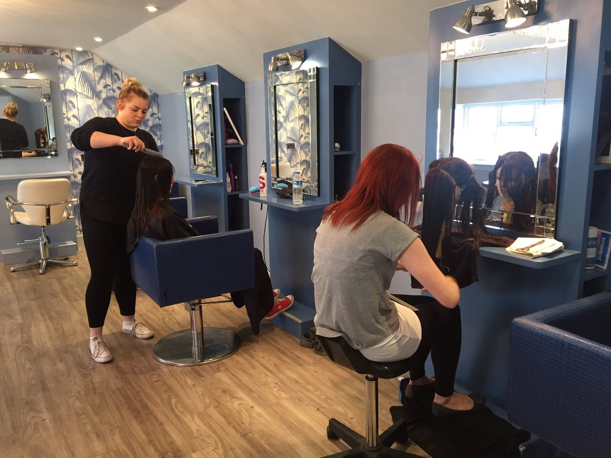 Model day in the salon 💇