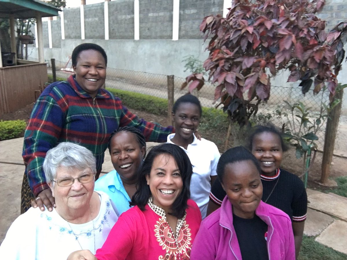 HeydiFoster's tweet photo. Sr Medrine told me all about the #FMSJ #education #humanrights projects and I made some new friends #HiltonFoundConvene #CatholicSisters https://t.co/3pYLompPSB