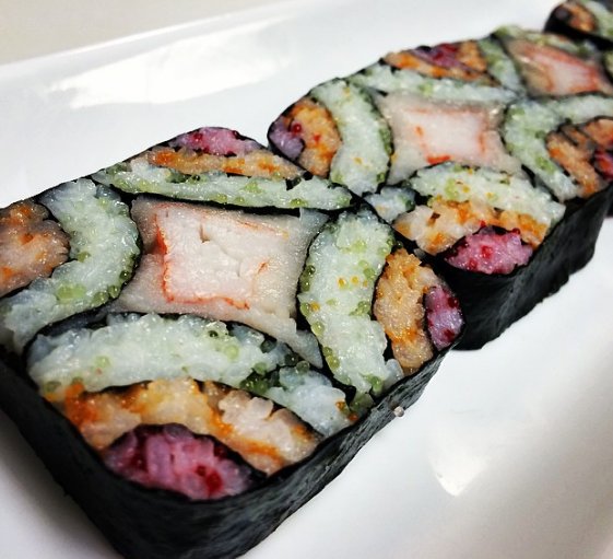 Bathsushi's tweet photo. This new #sushi trend is incredibly pretty
https://t.co/8wen4Dted9 https://t.co/7jZSwQUg9J