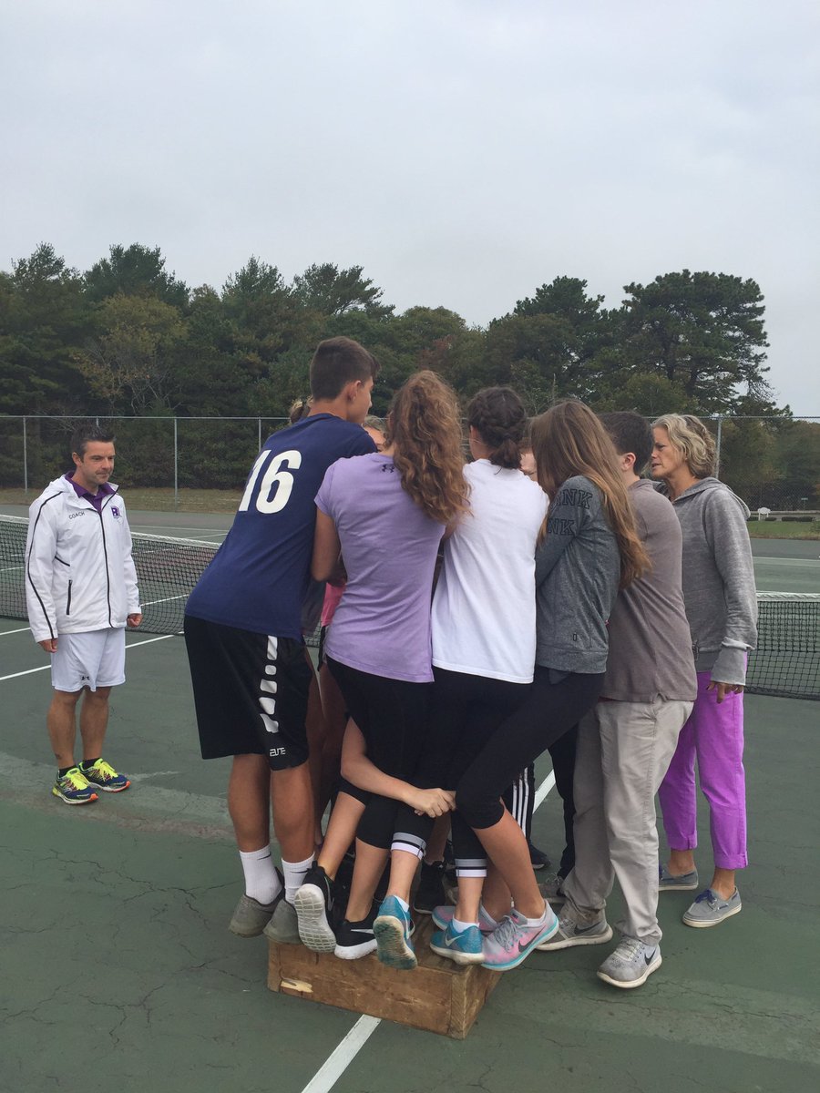 PrincipalCetner's tweet photo. BHS hosts Freshman Team Building Activities today #bourne2❤️freshmen https://t.co/7vSDuND3SK
