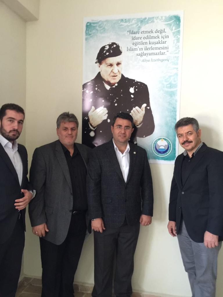 BihaderBasak's tweet photo. Büyük Lider Aliya İzzetbegovici andık Rabbim rahmet eylesin https://t.co/H2gQIn11x9