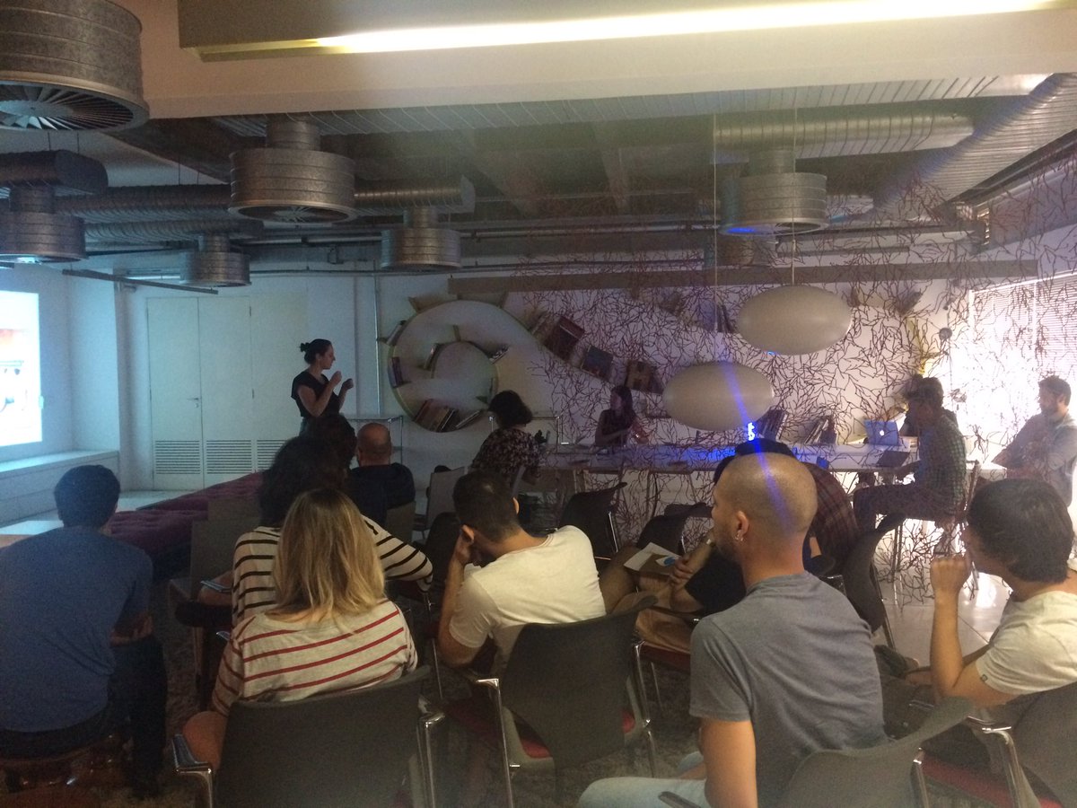 du_alv's tweet image. Twitter for Creatives na JWT! @ma_dolinsky @fzarife @richardlinsp @thaizaakemi