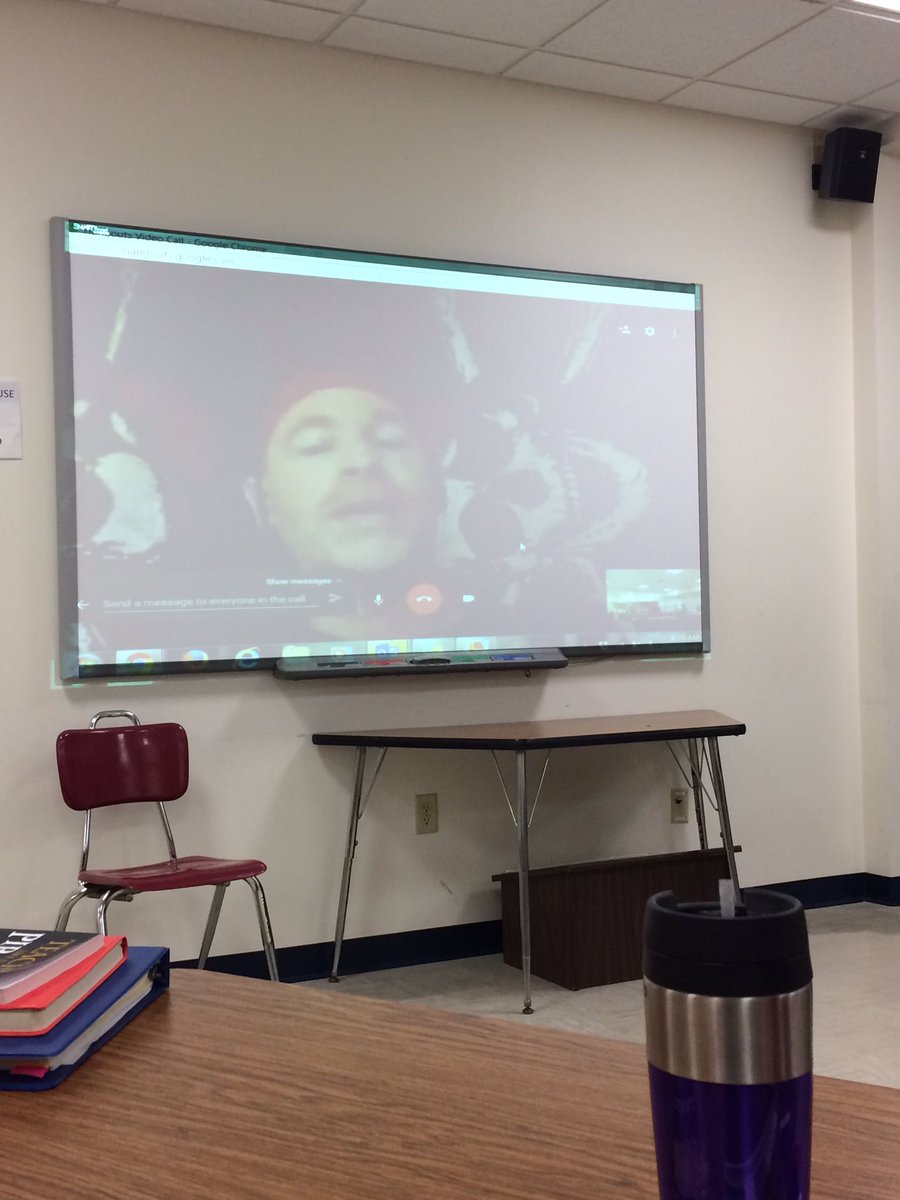 k_darilyn63's tweet photo. Skyping in with the one and only Dave Burgess in class today! #teachlikeapirate #letsgetourlearningon @burgessdave https://t.co/VGyAmTXTLr