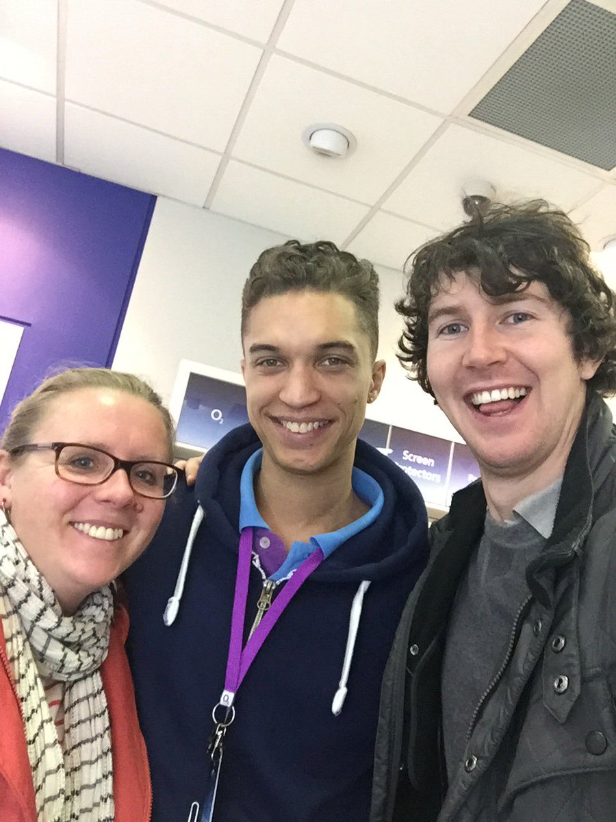 benplain's tweet image. We're in our O2 Store on Cannon Street with the brilliant Antonio talking online safety, the @O2 &amp;amp; @NSPCC partnership and #O2SmallTalks