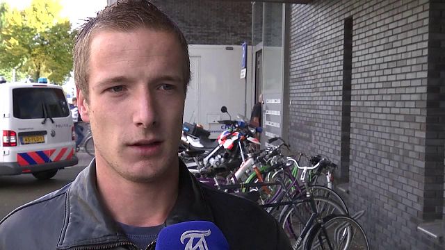 Emoties lopen op na moord Zeewolde - VIDEO  telegraaf.nl/t/26844769 via <a href="/telegraaf/">De Telegraaf</a>