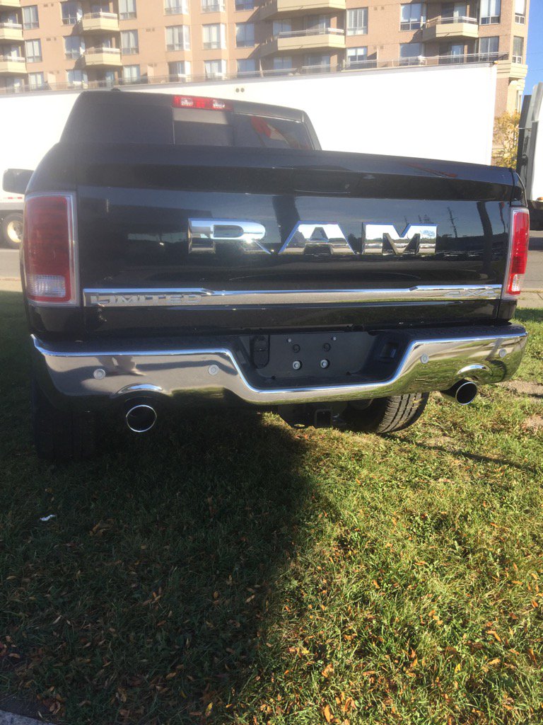 joesorbara's tweet photo. #GreatDeals at Parkview #Chrysler #Dodge #Jeep #Ram on all new #2017models. 
Call 647-288-JEEP today! https://t.co/aoL7Fs4Dwn