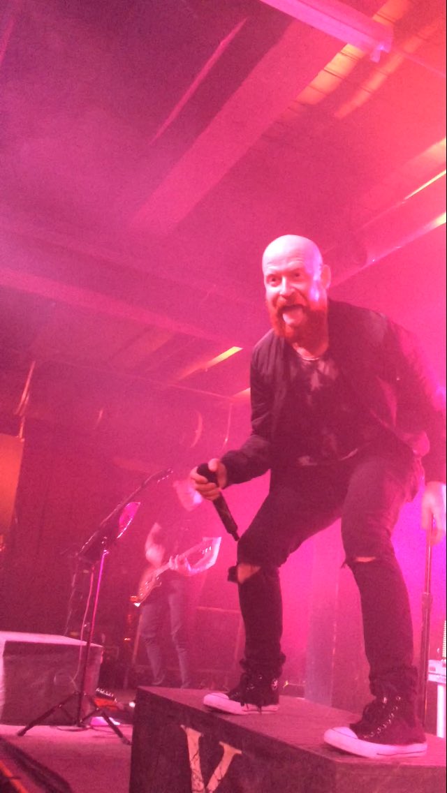 Redmusic_fp's tweet photo. You know they're having as much fun as you are when you see this! 
#Red #EOSX #redmusiconline #rock https://t.co/UuWrnkcWZS