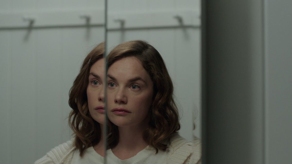 'I Am the Pretty Thing That Lives in the House': Film Review   TIFF 2016 feedproxy.google.com/~r/thr/film/~3…