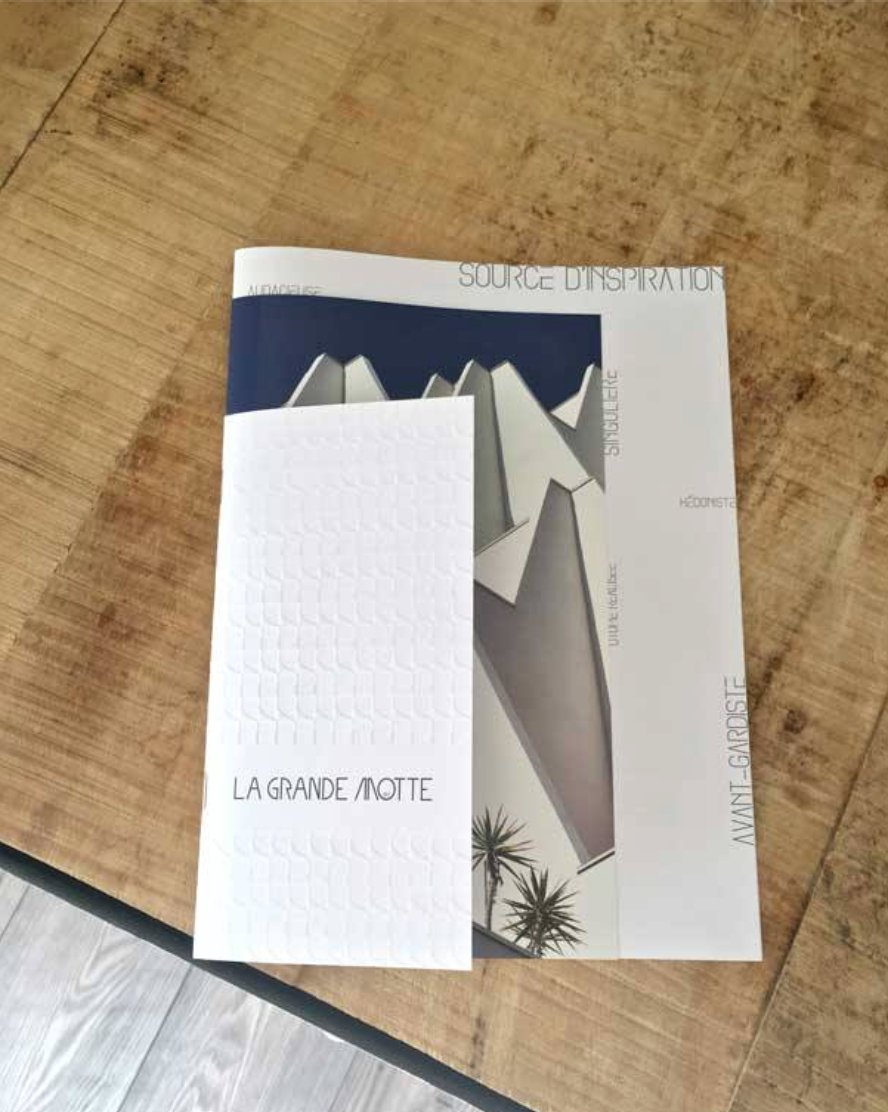 hemera_studio's tweet photo. Happy International Print Day! Voici une de nos dernières créas : Un mélange de papiers, formats et finitions :) #IPD16 #printsmart https://t.co/na5VUR5Dym