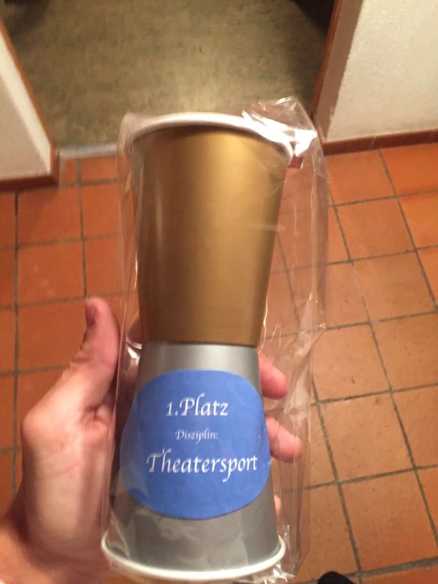 marcvoegeli's tweet photo. Jede macht was er wett, will jede staht dezue wasr macht 🙏🏻 #theater #skillscamp16 #FML #DiCaprio https://t.co/GLQpGnzqJ2