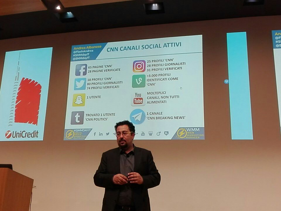 RobertoGandoli's tweet photo. I bottoni dei social media sui canali cnn è in basso a sinistra. Perche? #flashandrea #SMMdayIT https://t.co/ECineOmU3o