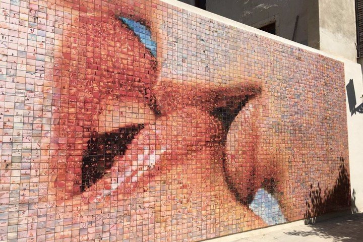 из маленьких фотографий