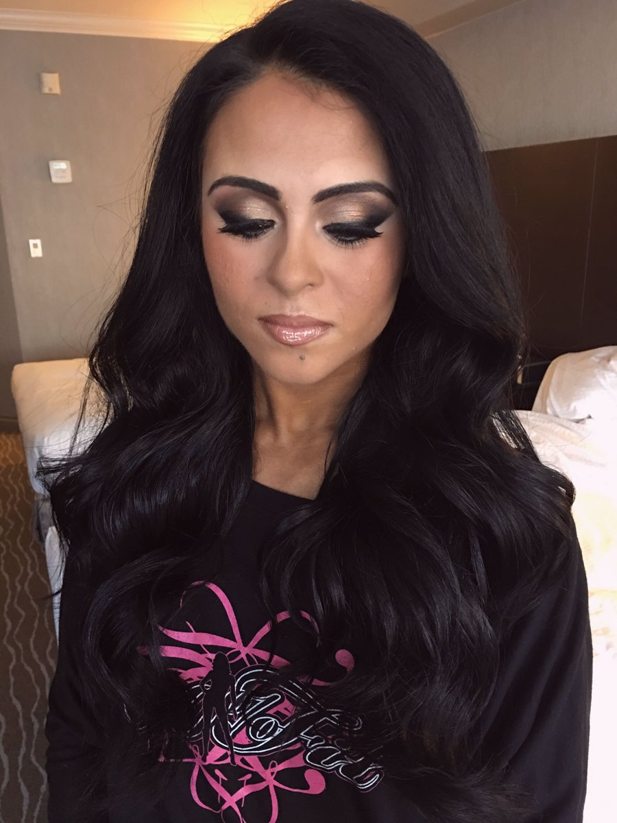 TwoChicksMUA's tweet photo. Glam level: 💯

Model: @Emilybentivogli https://t.co/ZVwlLCkG3C