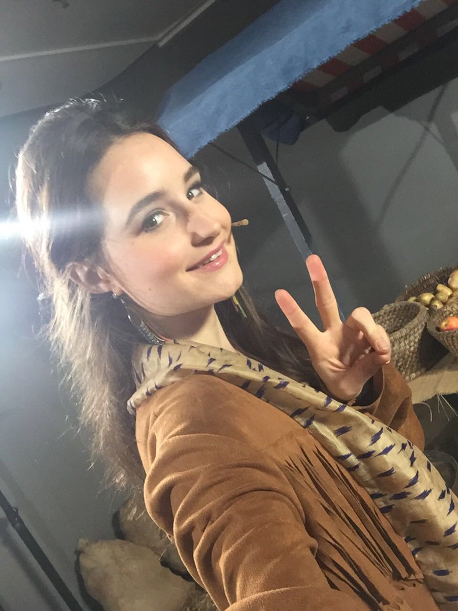 Help! Ik zit opgesloten in de Escaperoom! Help jij mij ontsnappen? Ga snel naar youtube.com/watch?v=UKrXAq…