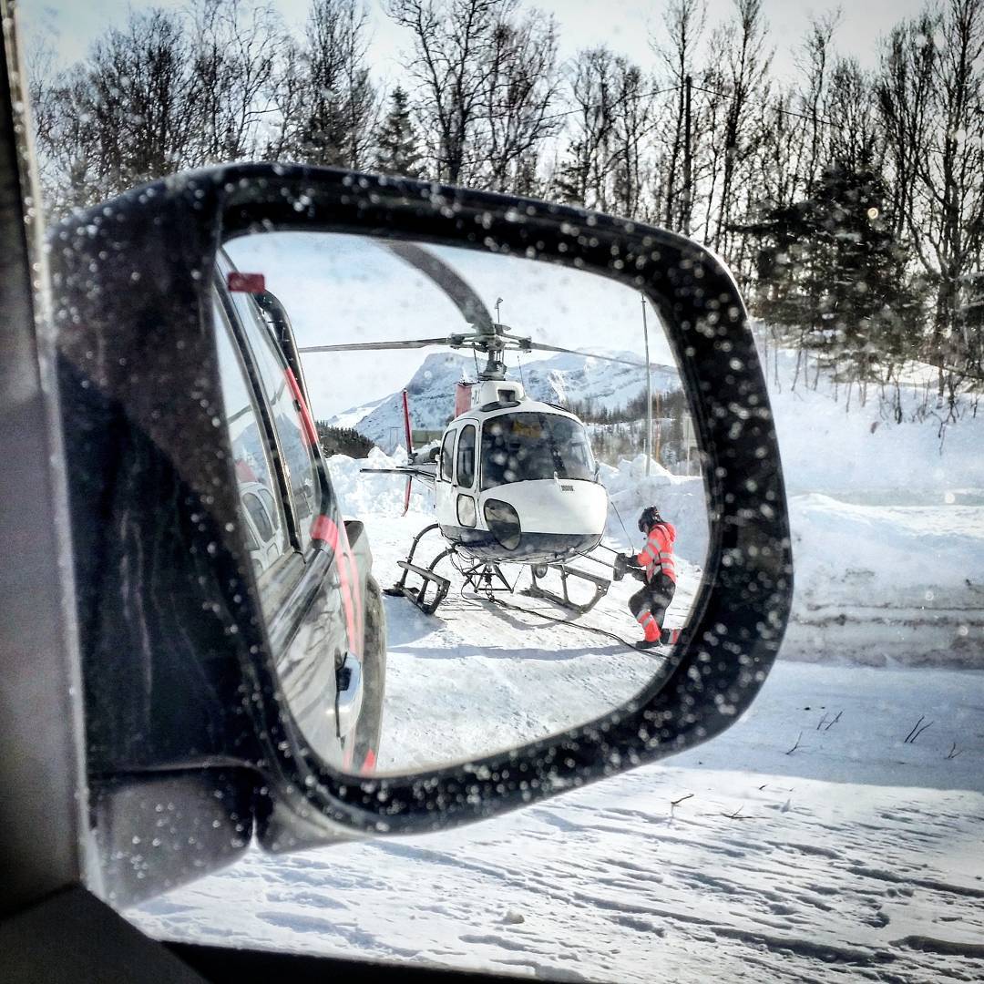 JUSTHELICOPTERS's tweet photo. Objects in mirror may be closer than they appear! Nice shot @Helitrans! #Helicopter #Pilot https://t.co/14EiY7RGXX