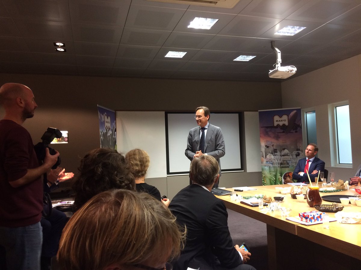 EvScherrenburg's tweet photo. Interessante presentatie  @JanNicoAppelman over economisch beleid prov. #Flevoland bij bedrijfsbezoek  van @VNONCW https://t.co/g0gD5uNxFm