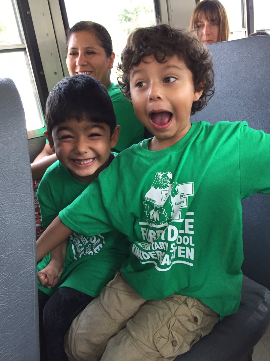 Falcon_Carden's tweet photo. On our way to Cox Farm!  #makingmemories @ForestdaleES https://t.co/l8HebfaoSZ
