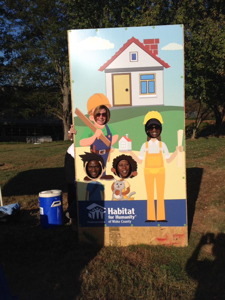HabitatWake's tweet image. Our hospitality volunteers are helping with raffle, prizes and photo ops! Thanks @NCCommerce and @TWC for building at the @NCStateFair!