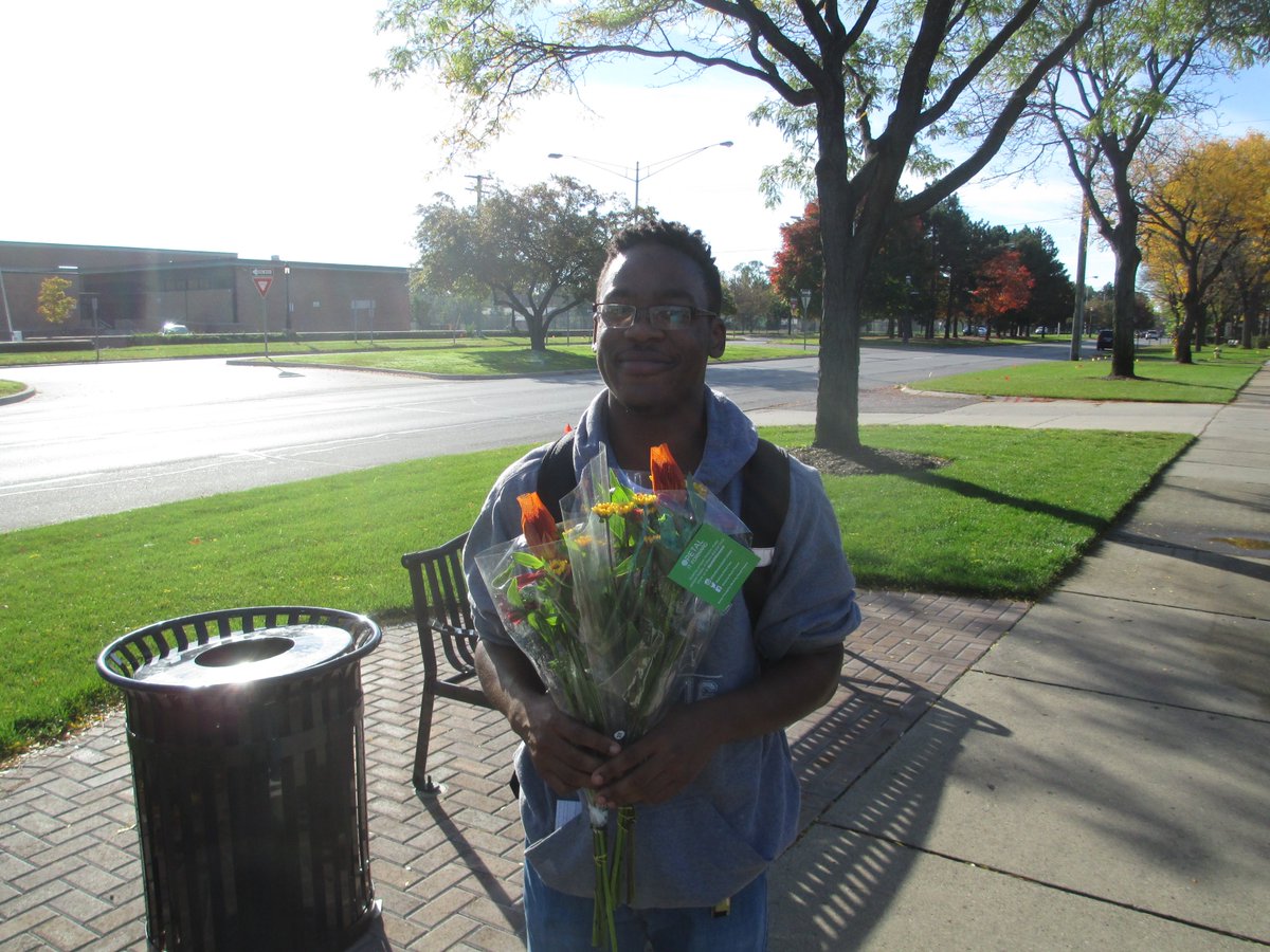 MFlwrs's tweet photo. Lots of Smiling faces as we Petal it Forward today https://t.co/7zXEH6Rq1e