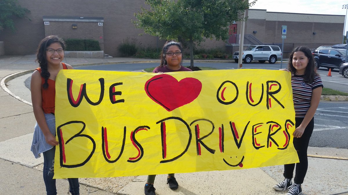 elyse_kristina's tweet photo. Round 2 of bus driver appreciation! #lcpsbus2016 @principalgusm @MrsJCounselor @SterlingMiddle1 https://t.co/OzvUk5KyU1