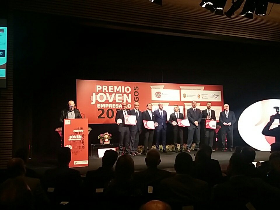 martaoviedog's tweet photo. Preparados para conocer al ganador del premio #JovenEmpresario2016  en @AjeBurgos https://t.co/wck3Xc7Hkx