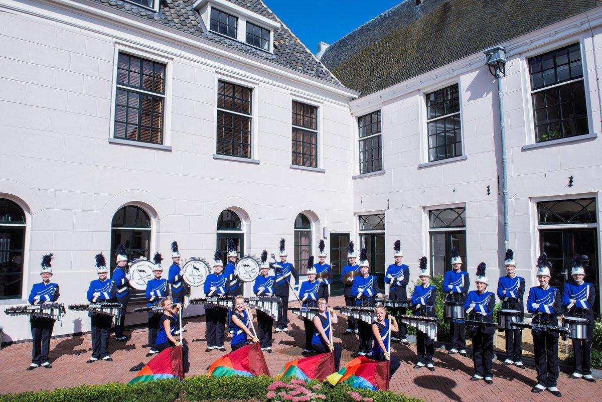 TaptoeGroningen's tweet photo. Deelnemer 26e editie Taptoe Groningen, 12-11-2016
Sternse Slotlanders
Kaarten: https://t.co/IsiJb96zOT  
#korpsmuziek #friesland @sternse https://t.co/J0QOqtzMmt
