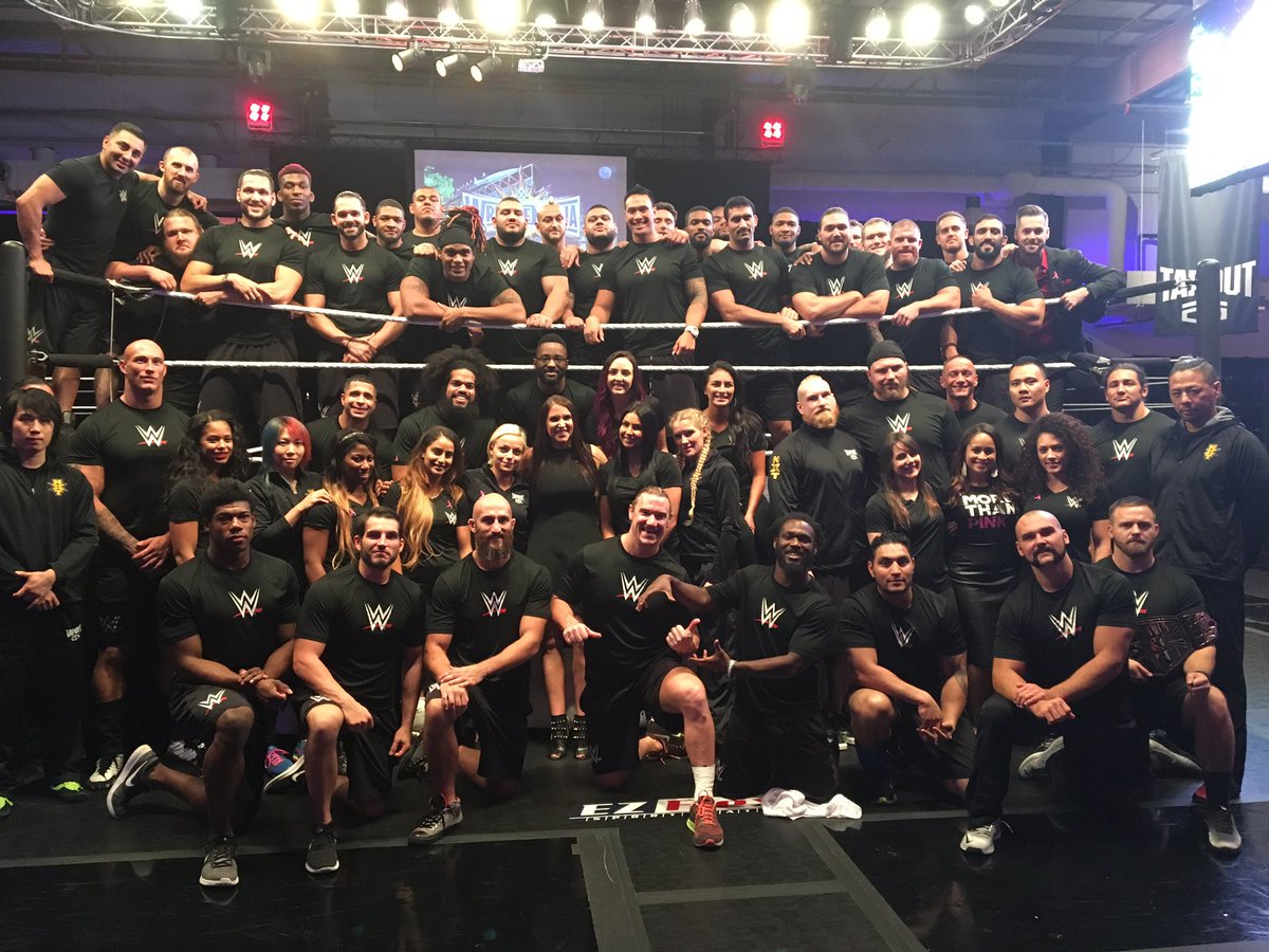 SoDuTw's tweet image. Ho Ho on the far left \0/