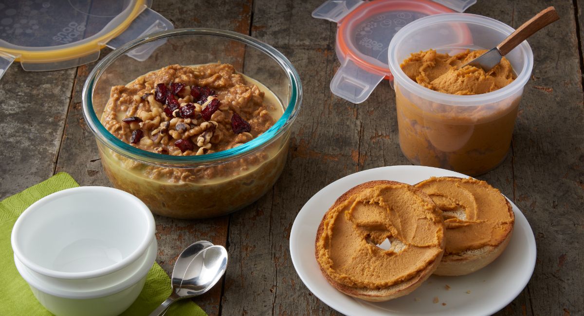 Foodiechats's tweet photo. We're busy foodies, so make these on the go #Pumpkin snacks by #Foodiechats Partner #SNAPWARE via @WorldKitchenLLC https://t.co/SngWmSQ9eE https://t.co/ztt5OcW2W1