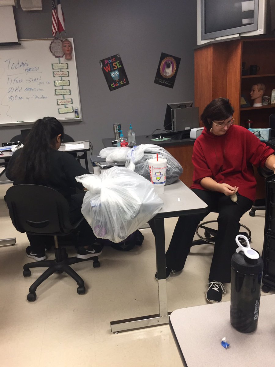atccosmo2018's tweet photo. we got our kits yesterday!!! https://t.co/nDvVtWbpPv