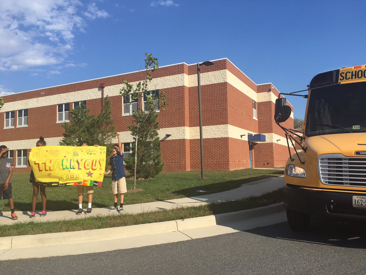 CarrieSimmsLCPS's tweet photo. Afternoon appreciation! #lcpsbus2016 https://t.co/5ElCagVlKX