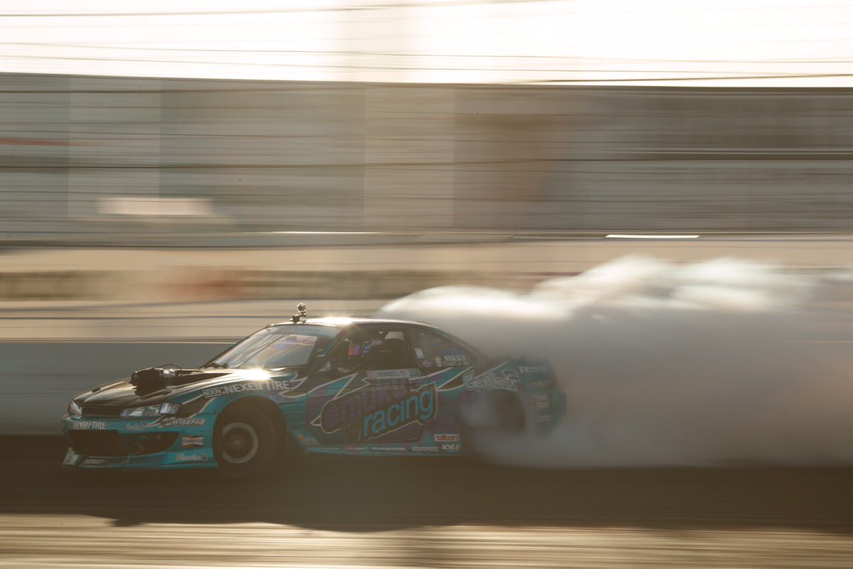 NexenTireUSA's tweet photo. Smoke trails @alechohnadell #sur4 #nferasur4 #nexenracing #formulad #formuladrift https://t.co/BcnK2dnPmX