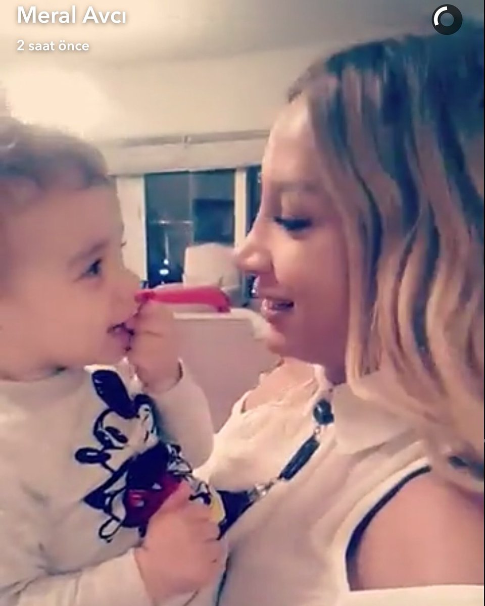 <a href="/mrlavci87/">Meral avcı</a>  Bu kız ütopyada efsaneydi. Hala nefes kesiyor ya 😘 #ütopya