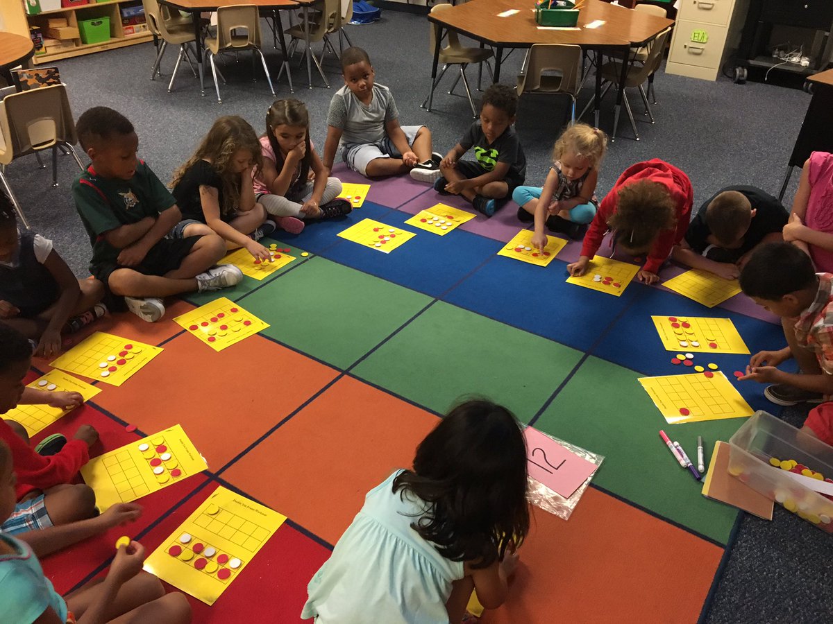 msbrandeemurphy's tweet photo. Composing "teen" #'s on double 10 frames. We turned &amp; talked to our friend to share how we represented the #. @BoydBlackhawks @MrMcdboyd5 https://t.co/SlShx4Jx9l