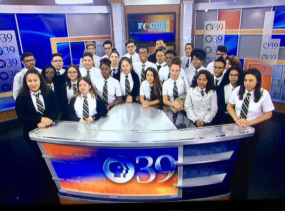 GoHeadMrsWendel's tweet photo. #EEACS field trip to PBS studios https://t.co/gY8cBJCesI