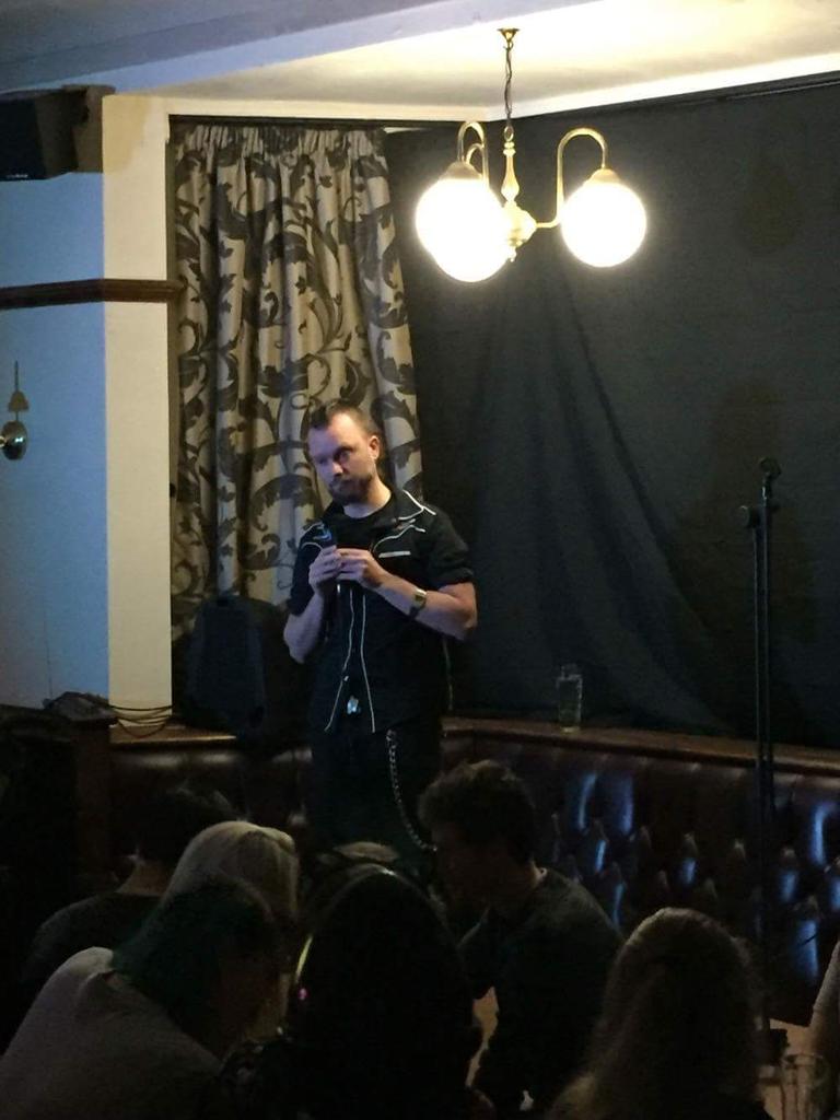 CottComedyClub's tweet photo. Our host @jedns introduced wonderful funnies from @PhillipsonPete, @AndyWoolston, @RivkaUttley and @Sully_OSullivan https://t.co/rL8Pz2OOzG